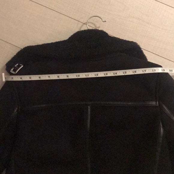 Gently worn faux shearling Moro - Picture 5 of 10